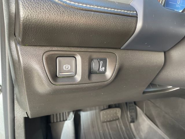 Used 2023 GMC Acadia SLE w/ Driver Convenience Package image 29