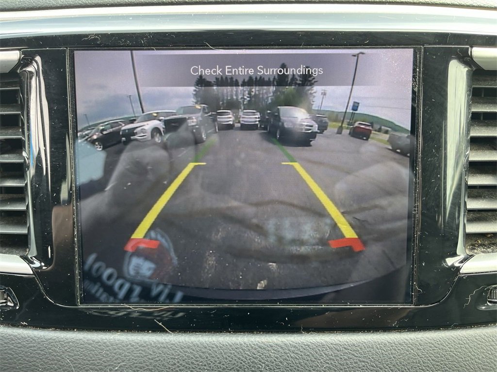 Used 2020 Chrysler Pacifica Touring-L image 15