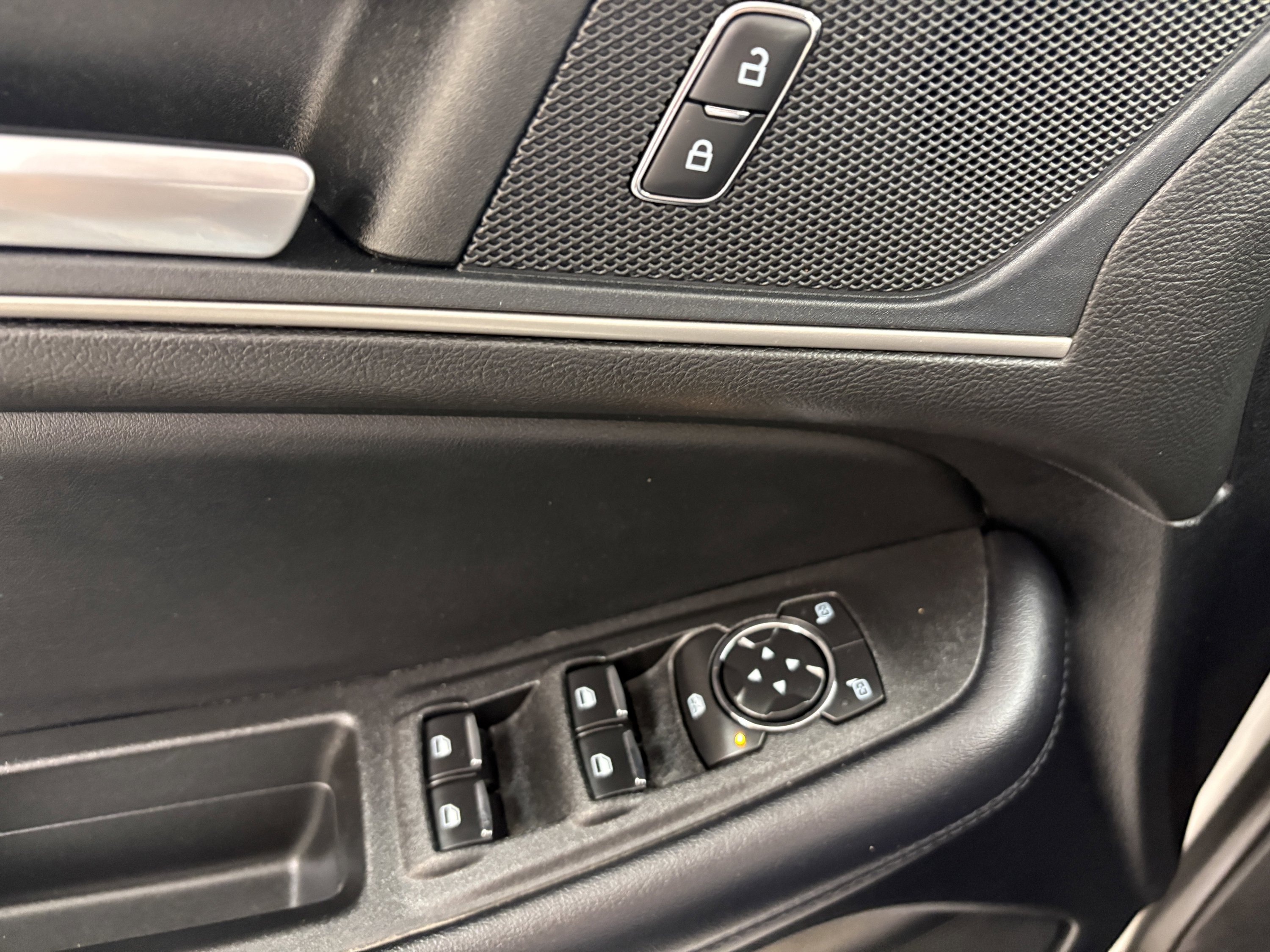 Used 2022 Ford Edge SEL AWD/4WD image 26