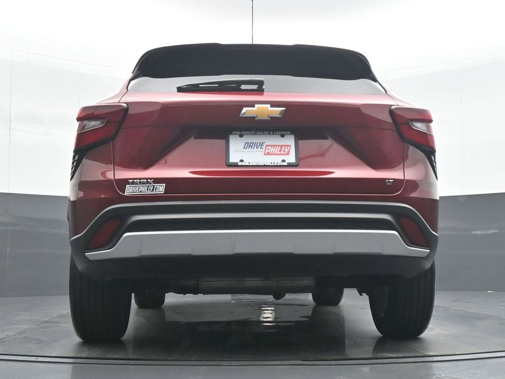 Used 2025 Chevrolet Trax LT w/ LT Convenience Package FWD image 30