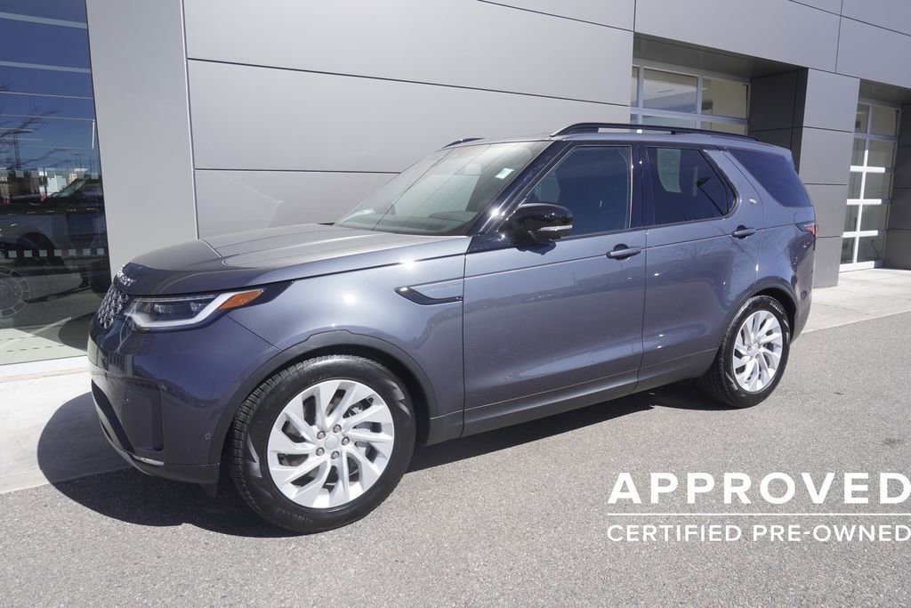 Used 2025 Land Rover Discovery S image 3
