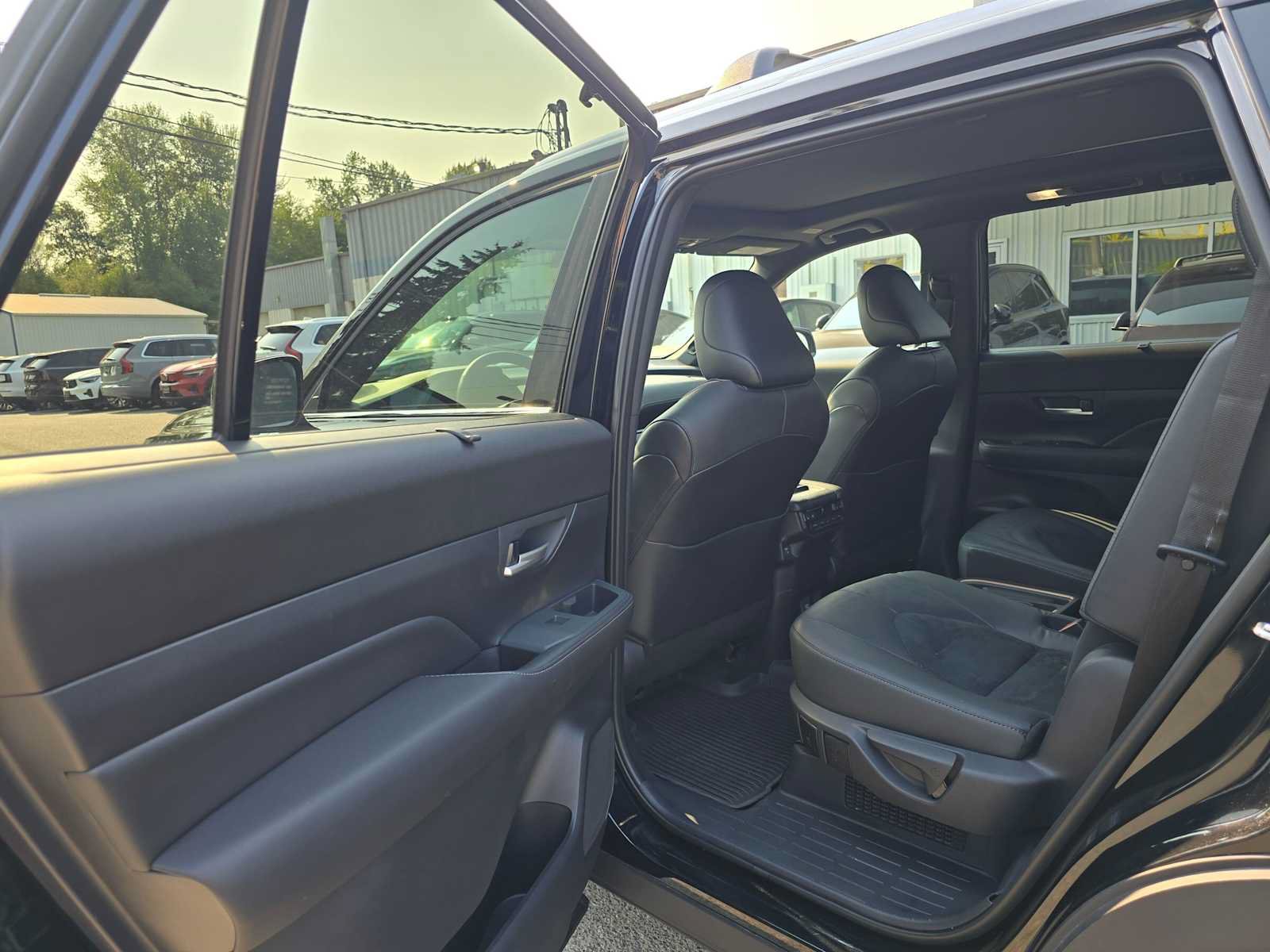 Used 2025 Toyota Grand Highlander AWD Hybrid image 16