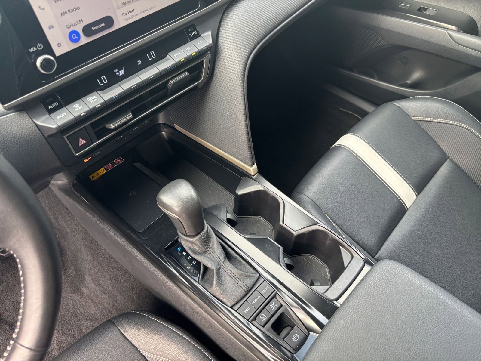 Used 2025 Toyota Camry SE FWD image 41