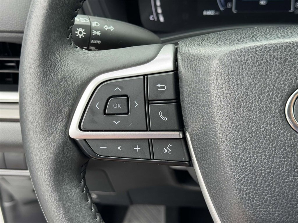 Used 2024 Toyota Grand Highlander XLE image 10