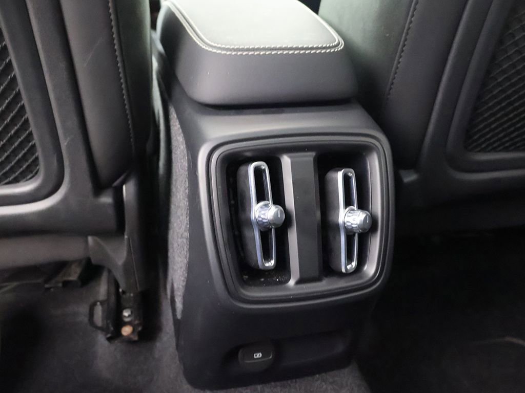Used 2023 Volvo XC40 Recharge Plus AWD/4WD image 44