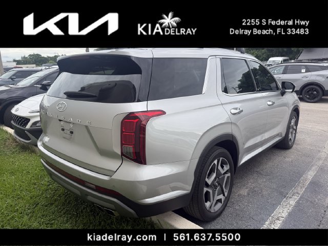 Used 2024 Hyundai Palisade SEL w/ Premium Package FWD image 2