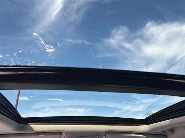 Used 2022 Jeep Cherokee Latitude w/ Sun & Sound Group image 31