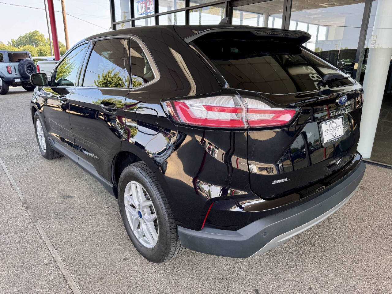 Used 2022 Ford Edge SEL image 5