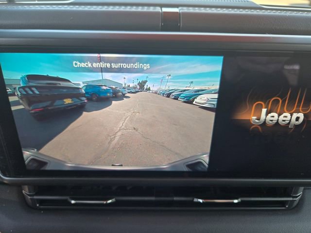 Used 2025 Jeep Gladiator Sport image 17