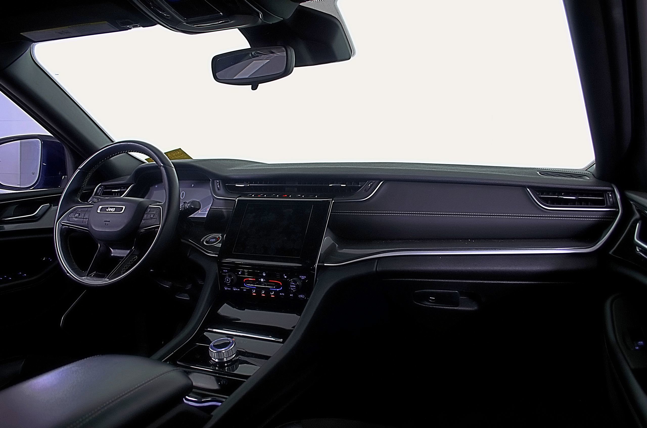 Used 2021 Jeep Grand Cherokee L Laredo image 15