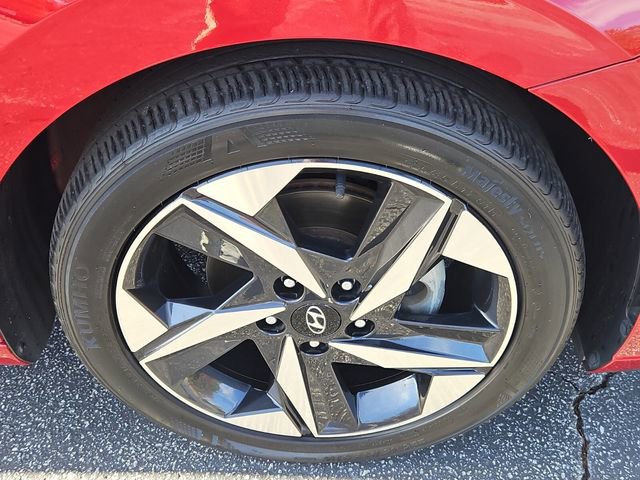 Used 2023 Hyundai Elantra SEL w/ Convenience Package image 10