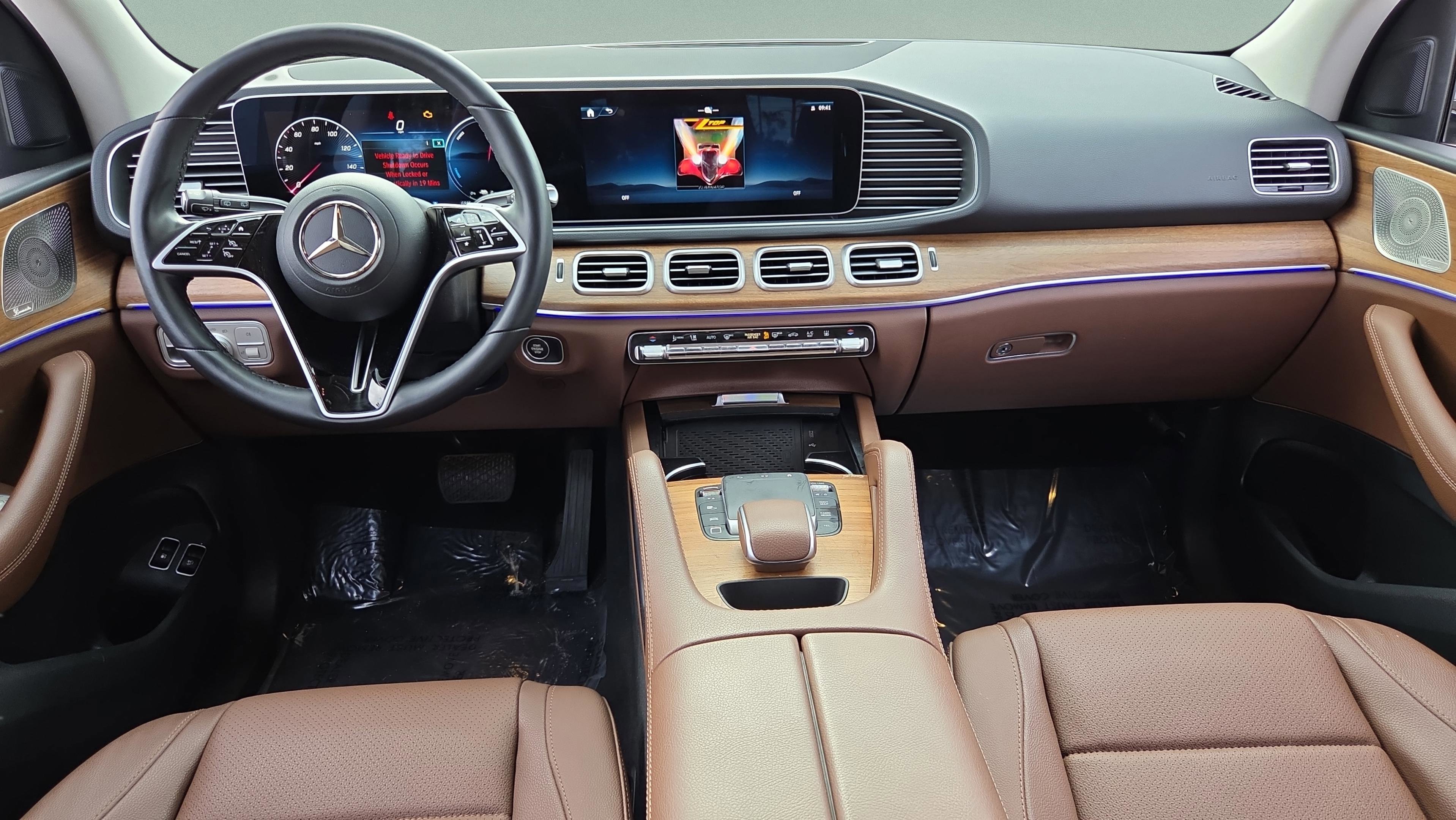 Used 2025 Mercedes-Benz GLE 450e 4MATIC w/ Winter Package image 28