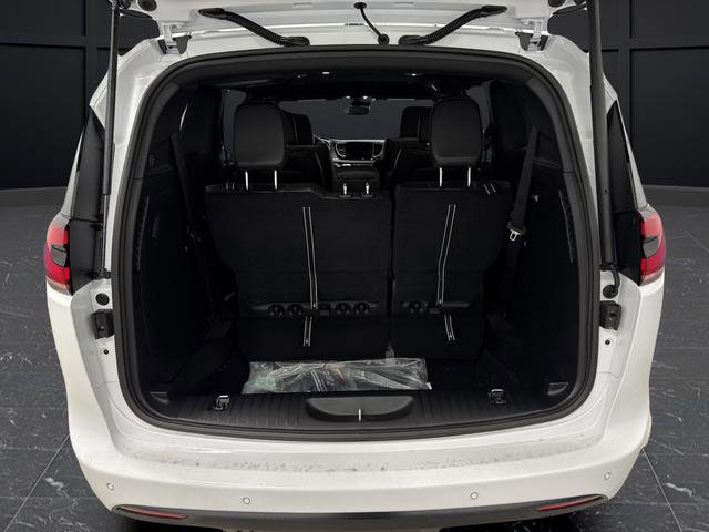 New 2026 Chrysler Pacifica Select image 13