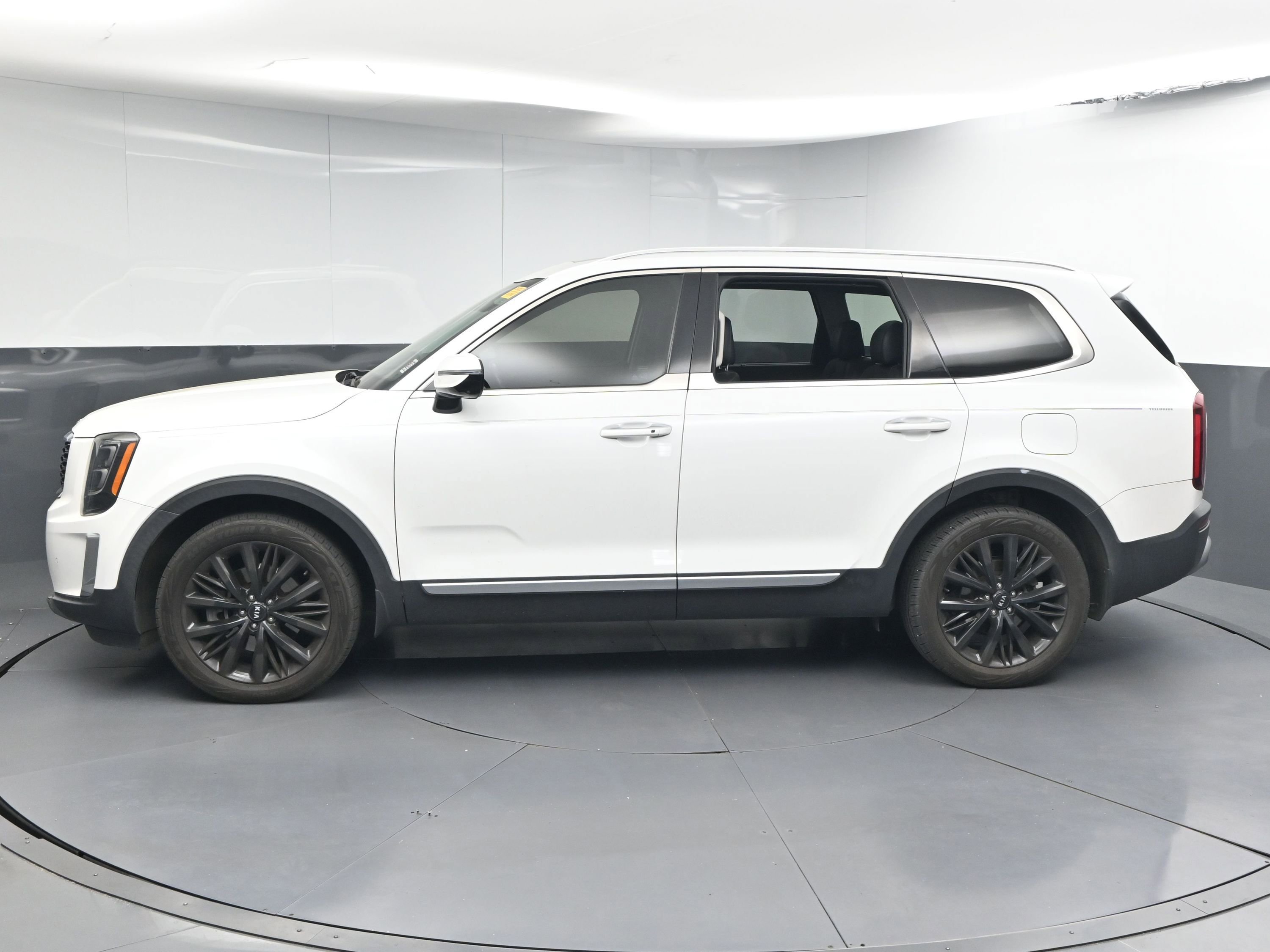 Used 2020 Kia Telluride SX image 5