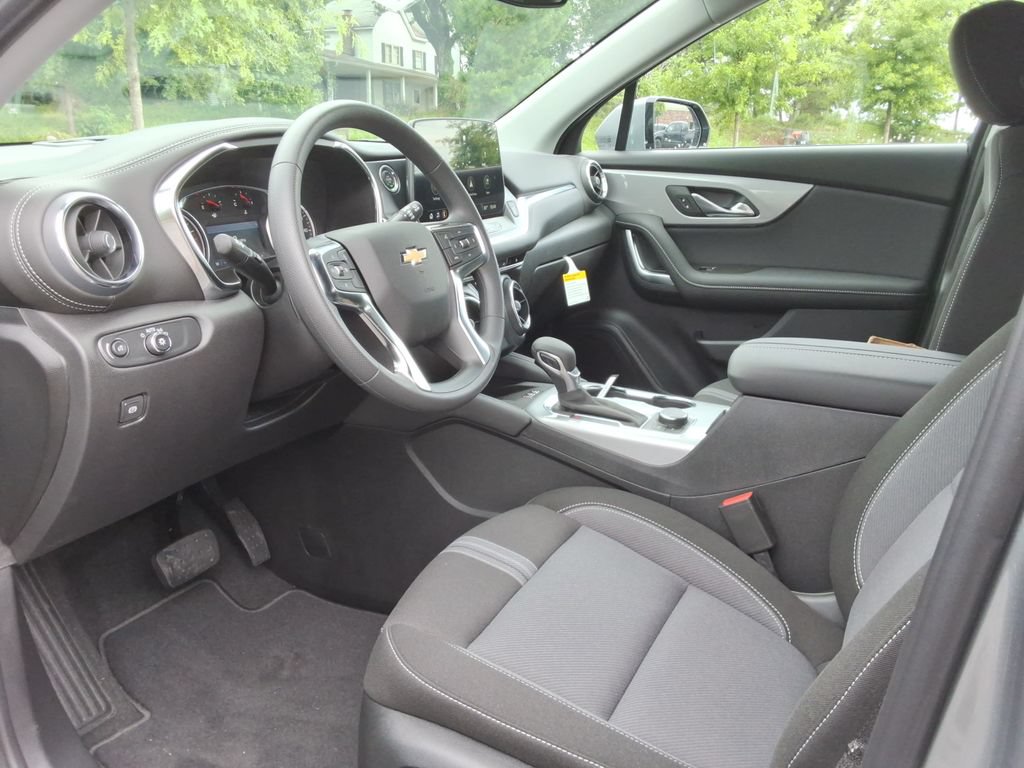 New 2026 Chevrolet Blazer LT w/ Convenience Package FWD image 21