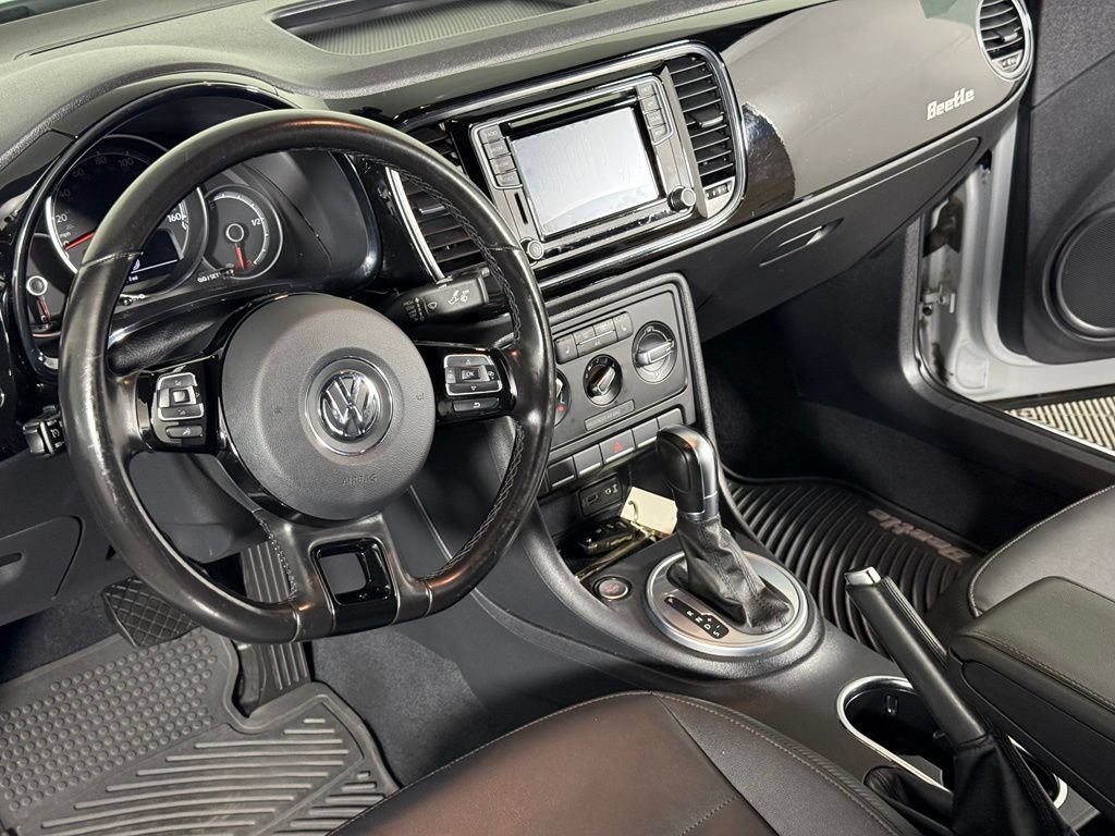 Used 2018 Volkswagen Beetle 2.0T S w/ Style & Comfort Package For S FWD image 10