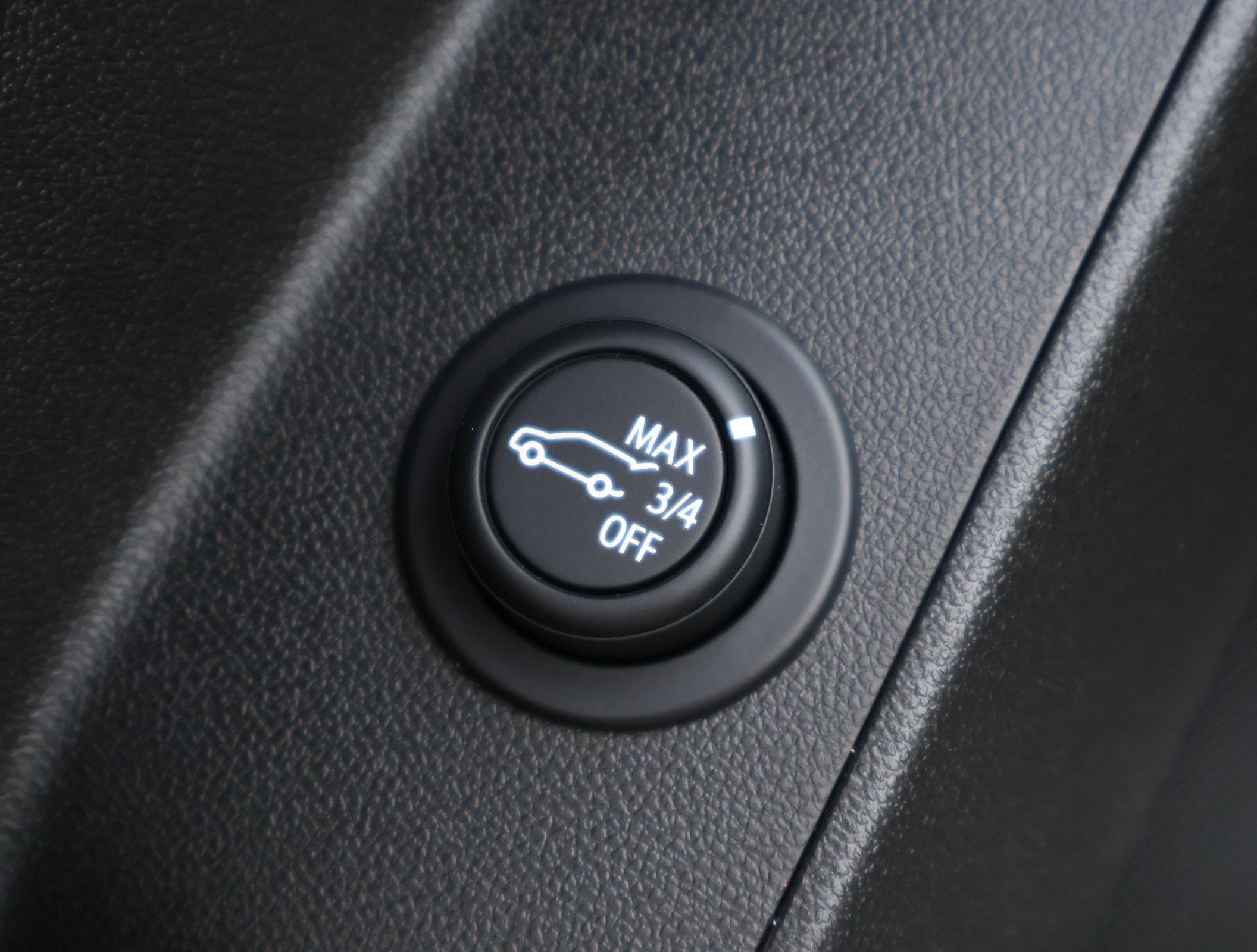Used 2024 Chevrolet Equinox LT w/ LPO, Floor Liner Package FWD image 9