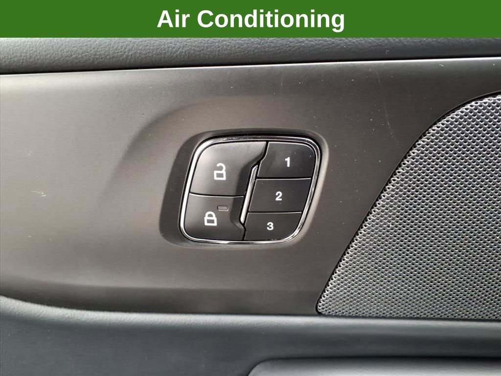 Used 2024 Lincoln Nautilus Reserve w/ Equipment Group 202A image 25