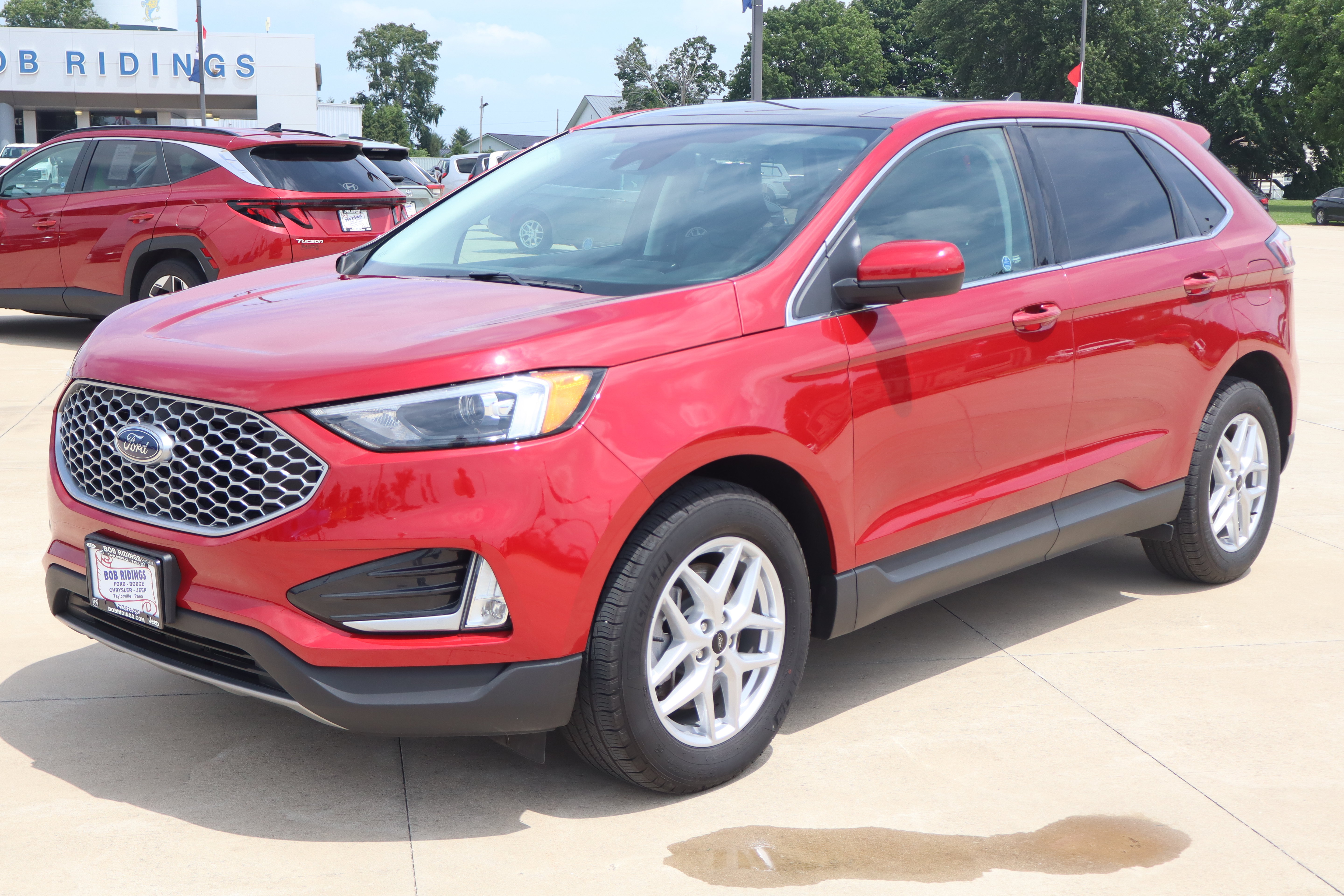 Used 2024 Ford Edge SEL w/ Convenience Package AWD/4WD image 2