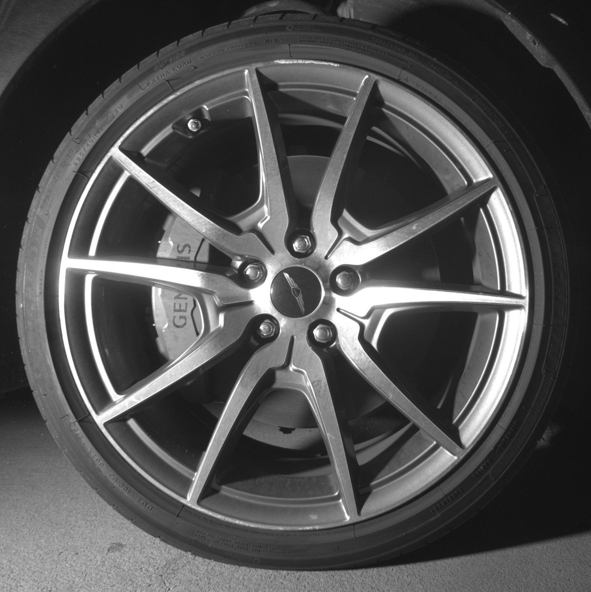 Used 2025 Genesis G70 2.5T image 13
