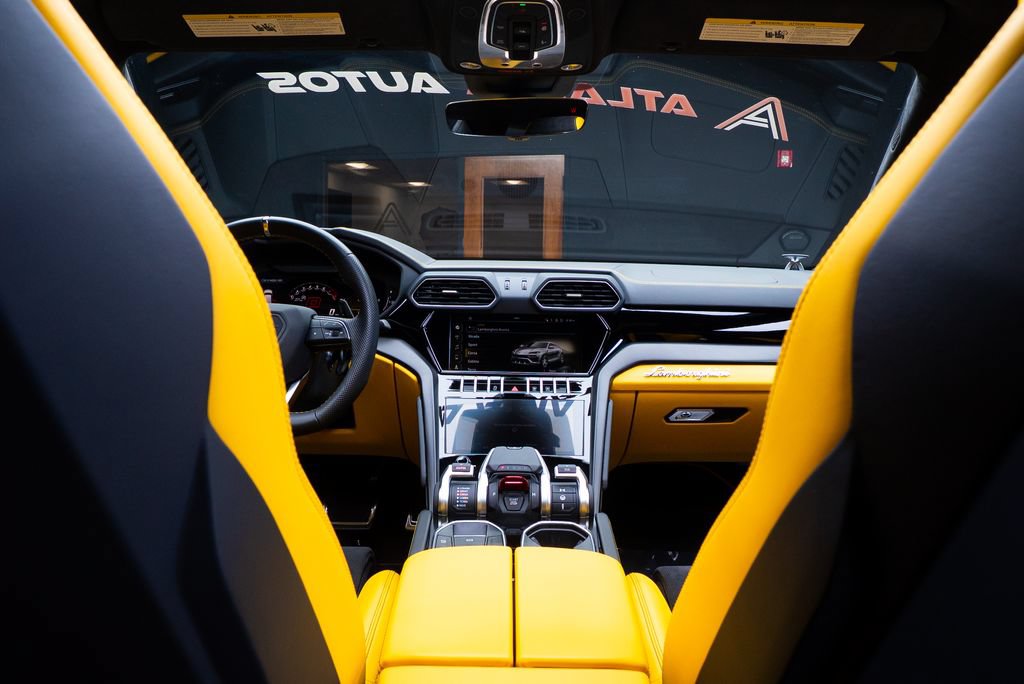 Used 2022 Lamborghini Urus AWD/4WD image 58