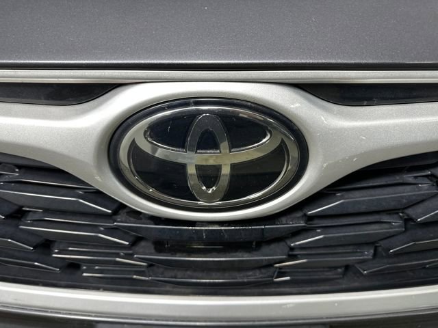 Used 2022 Toyota Highlander XLE image 9