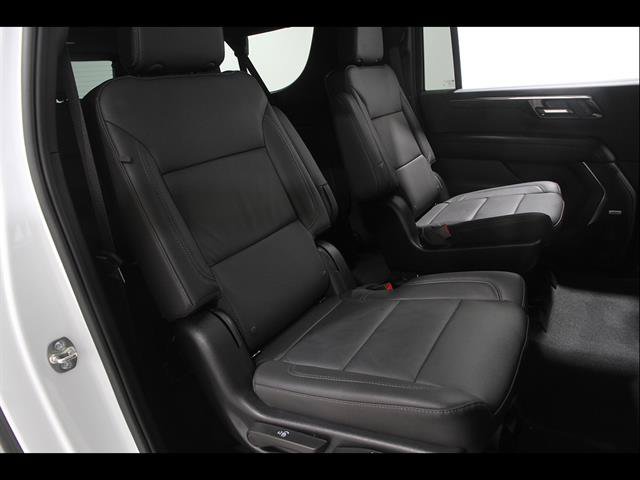 Used 2026 Chevrolet Suburban Z71 w/ Comfort Package AWD/4WD image 19