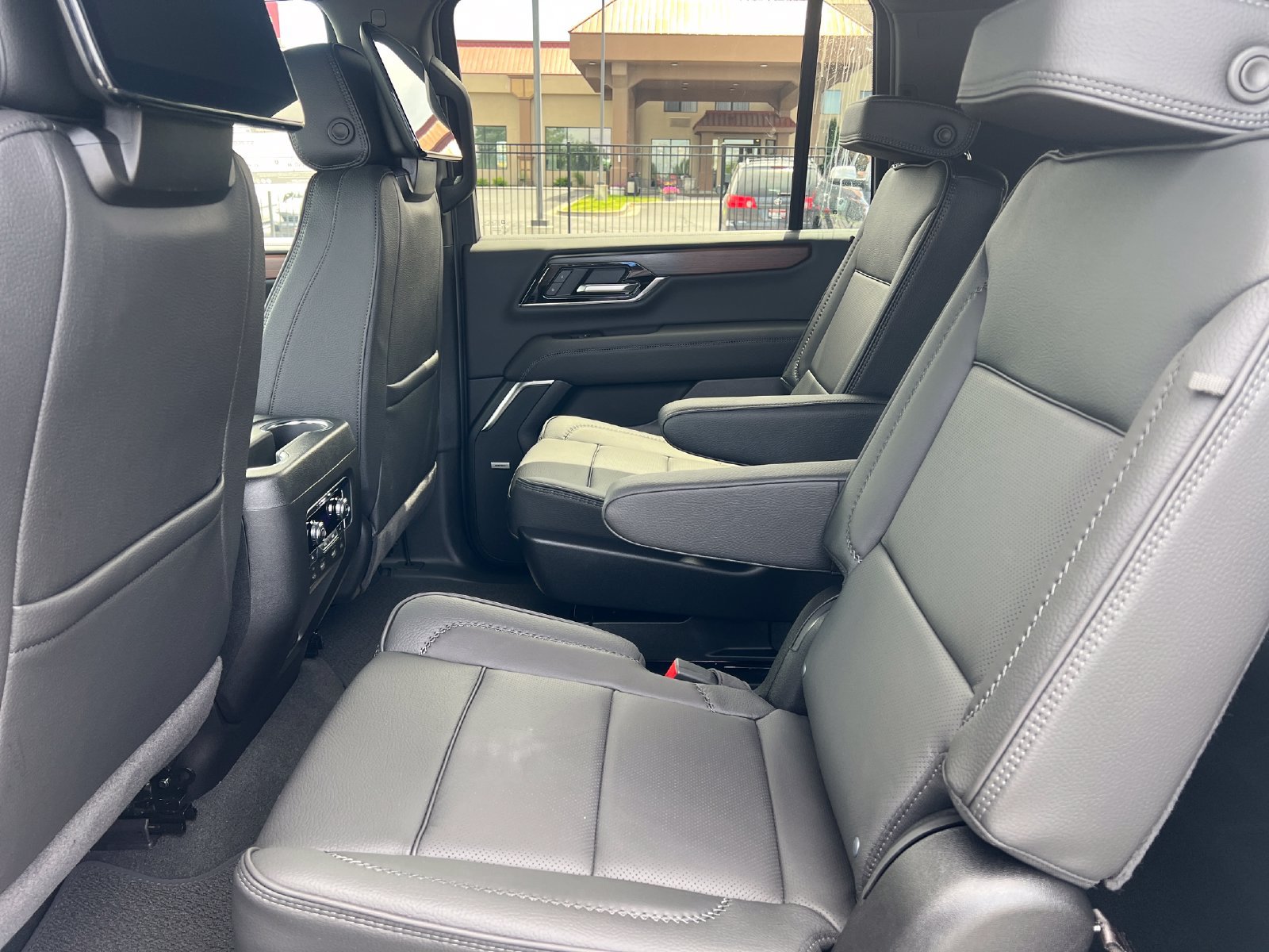 New 2026 GMC Yukon XL Denali w/ Advanced Technology Package AWD/4WD image 19