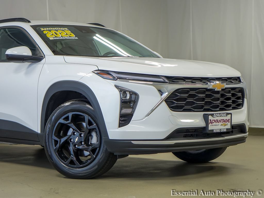Used 2025 Chevrolet Trax LT w/ LT Convenience Package FWD video 3