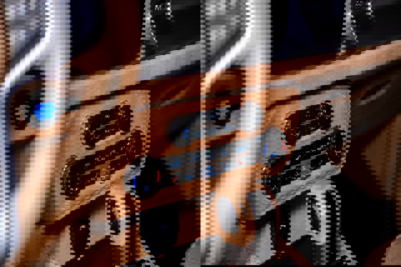 Used 2024 Ford Bronco Black Diamond image 18