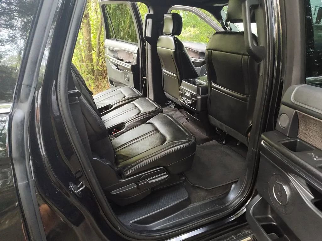 Used 2019 Ford Expedition Max Limited image 11