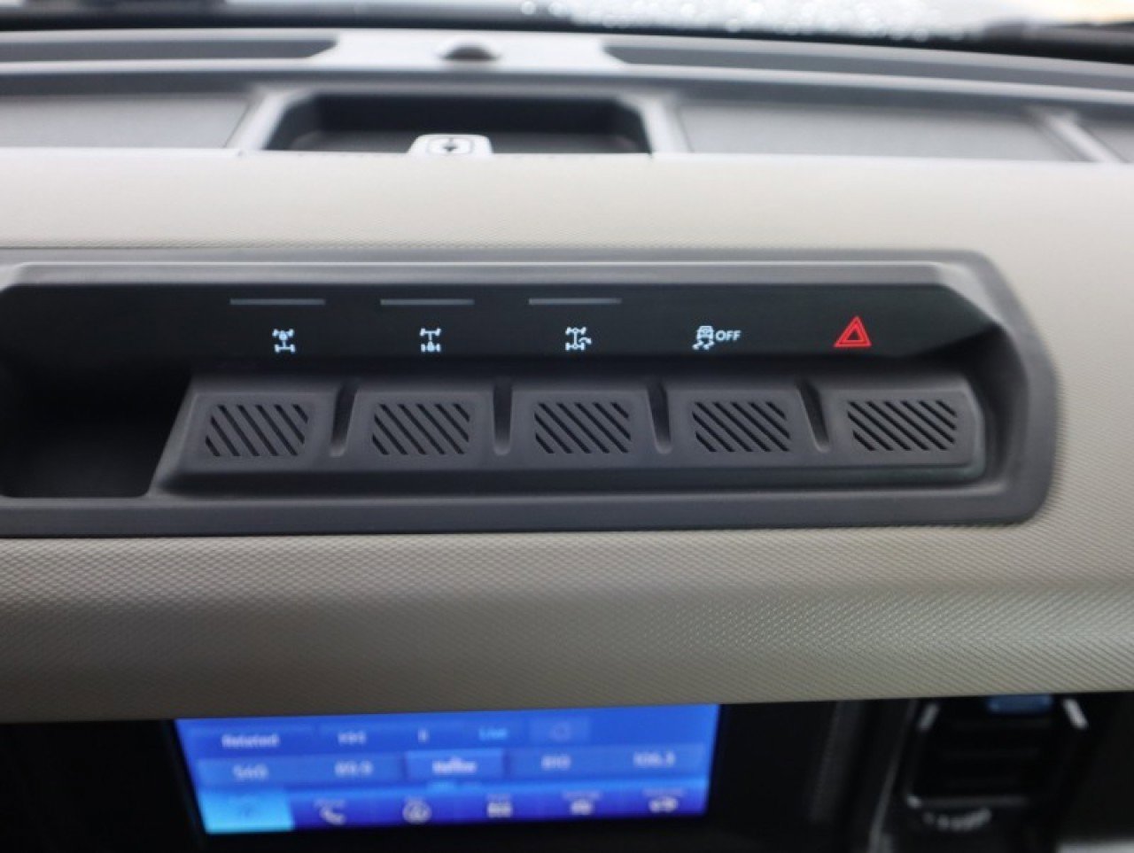 Used 2022 Ford Bronco Wildtrak image 18