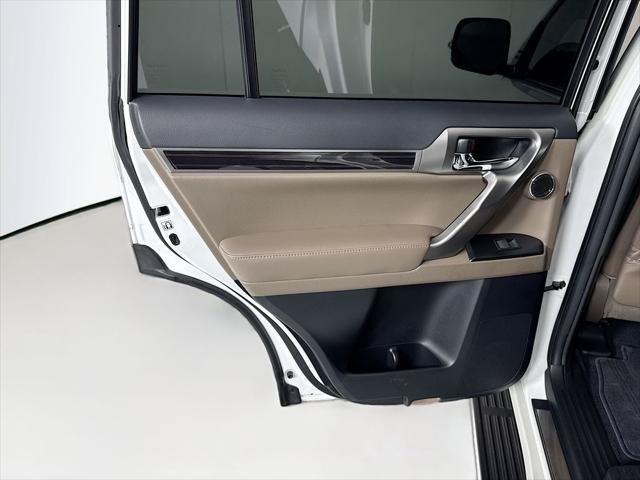 Certified 2023 Lexus GX 460 Luxury w/ Off Road Package AWD/4WD image 26