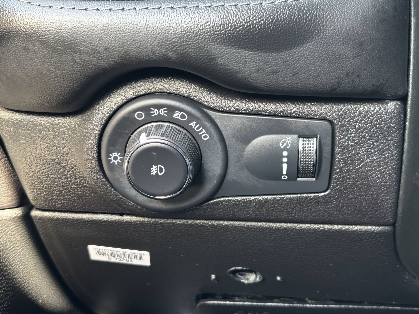 Used 2021 Dodge Durango SXT AWD/4WD image 34