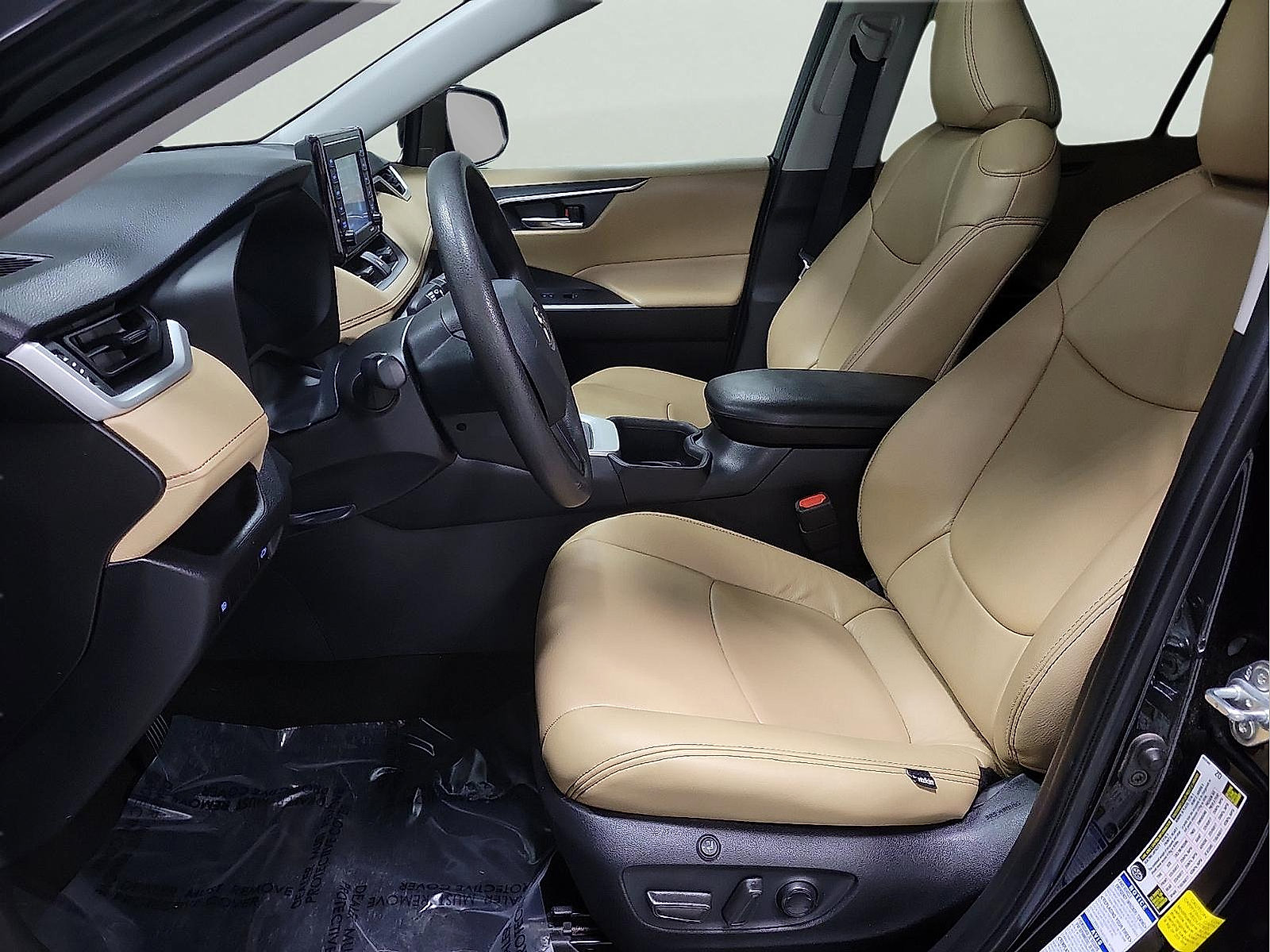 Certified 2022 Toyota RAV4 XLE w/ Convenience Package image 12