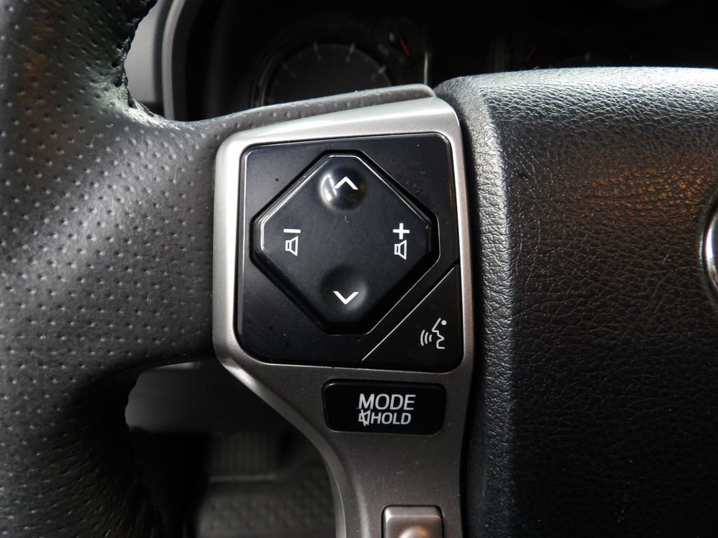 Used 2021 Toyota 4Runner SR5 AWD/4WD image 39