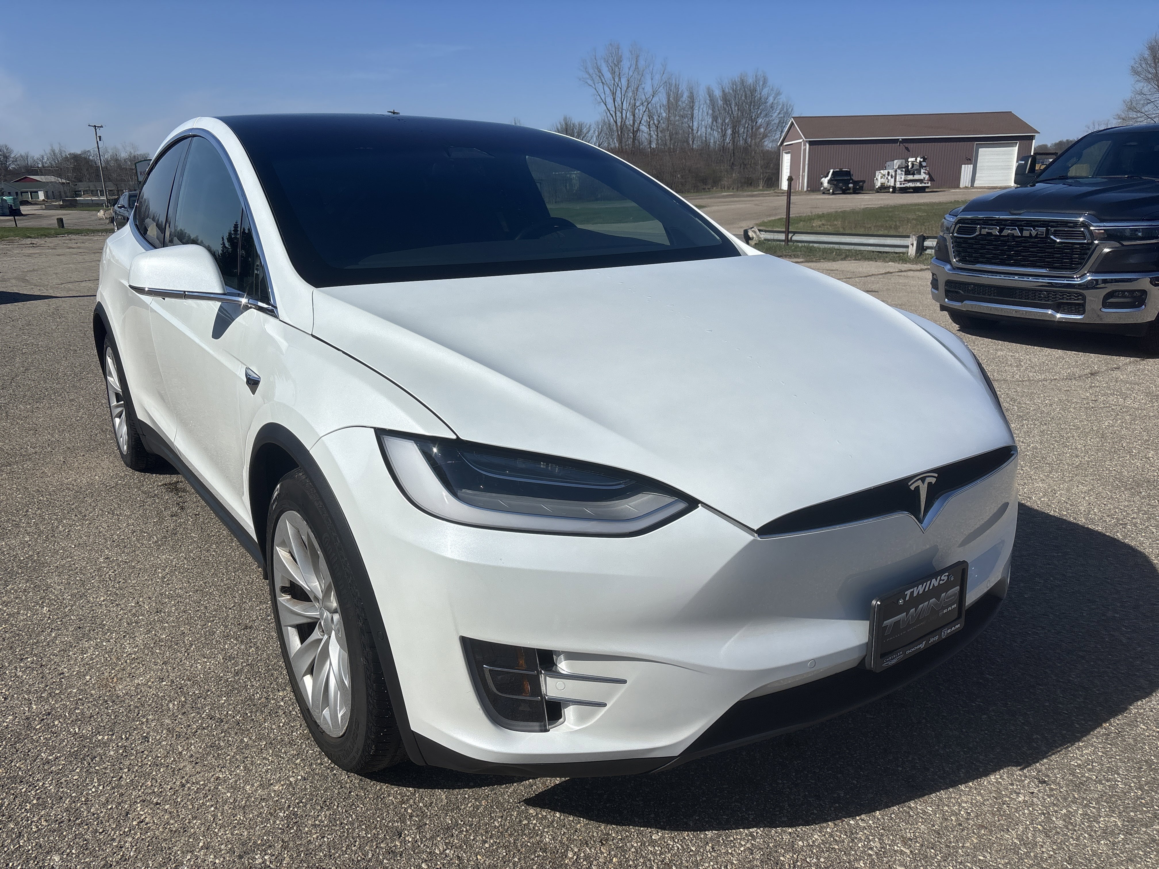 Used 2020 Tesla Model X Long Range image 2