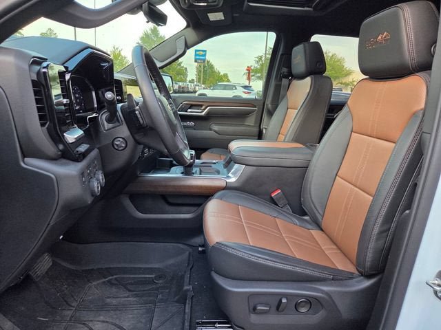 Used 2026 Chevrolet Silverado 1500 High Country w/ High Country Premium Package AWD/4WD image 9