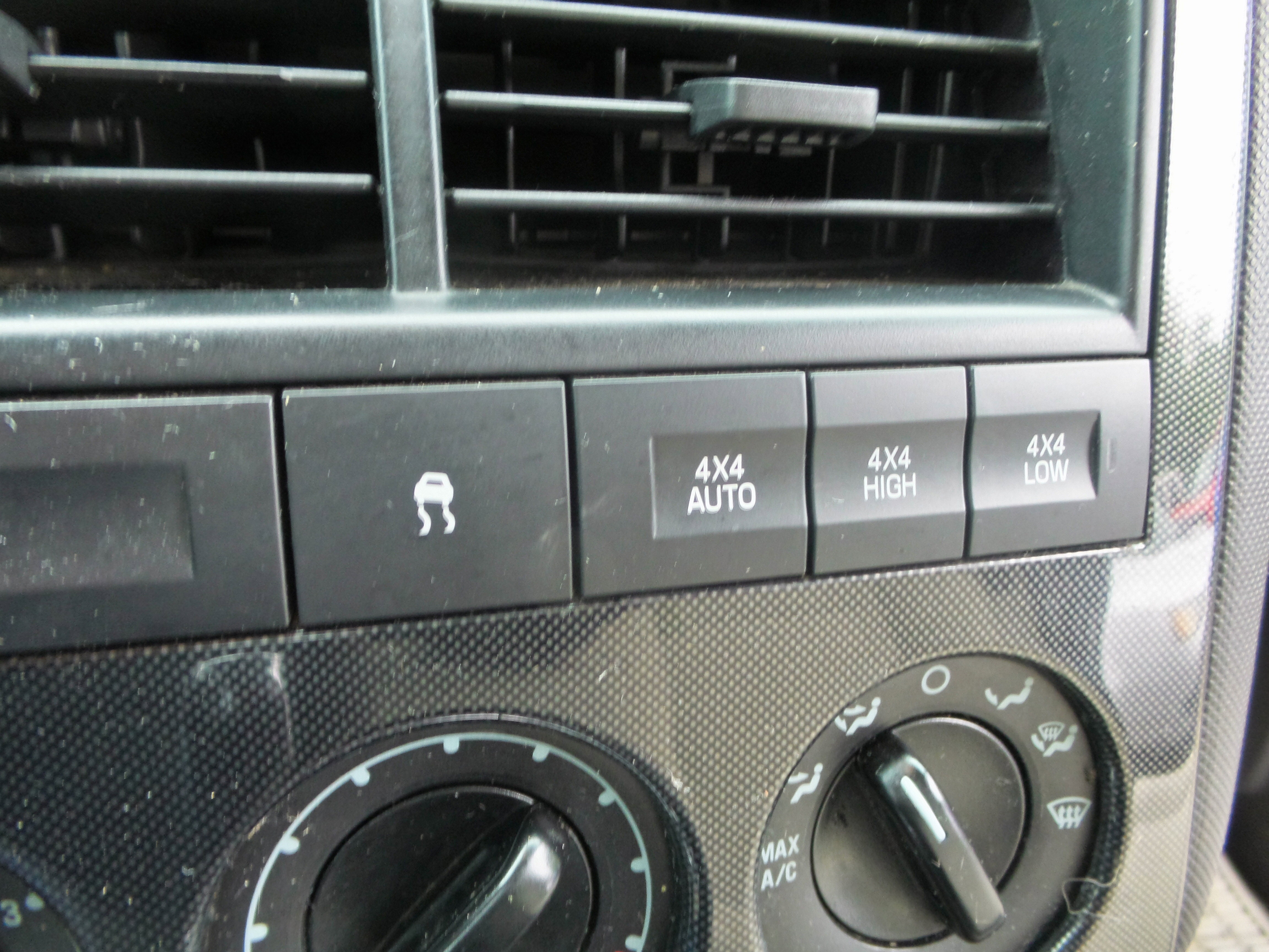 Used 2008 Ford Explorer Sport Trac XLT AWD/4WD image 32