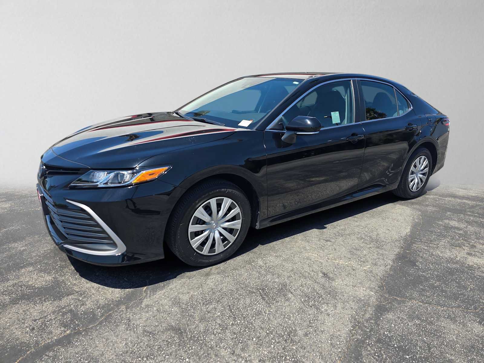 Used 2023 Toyota Camry LE w/ Cold Weather Package FWD image 7