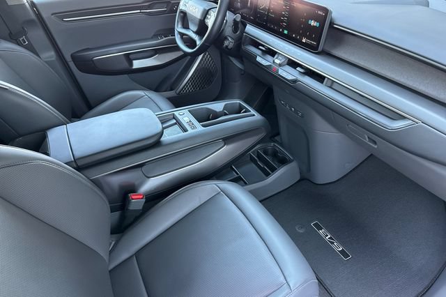 Certified 2024 Kia EV9 Light Long Range RWD image 21