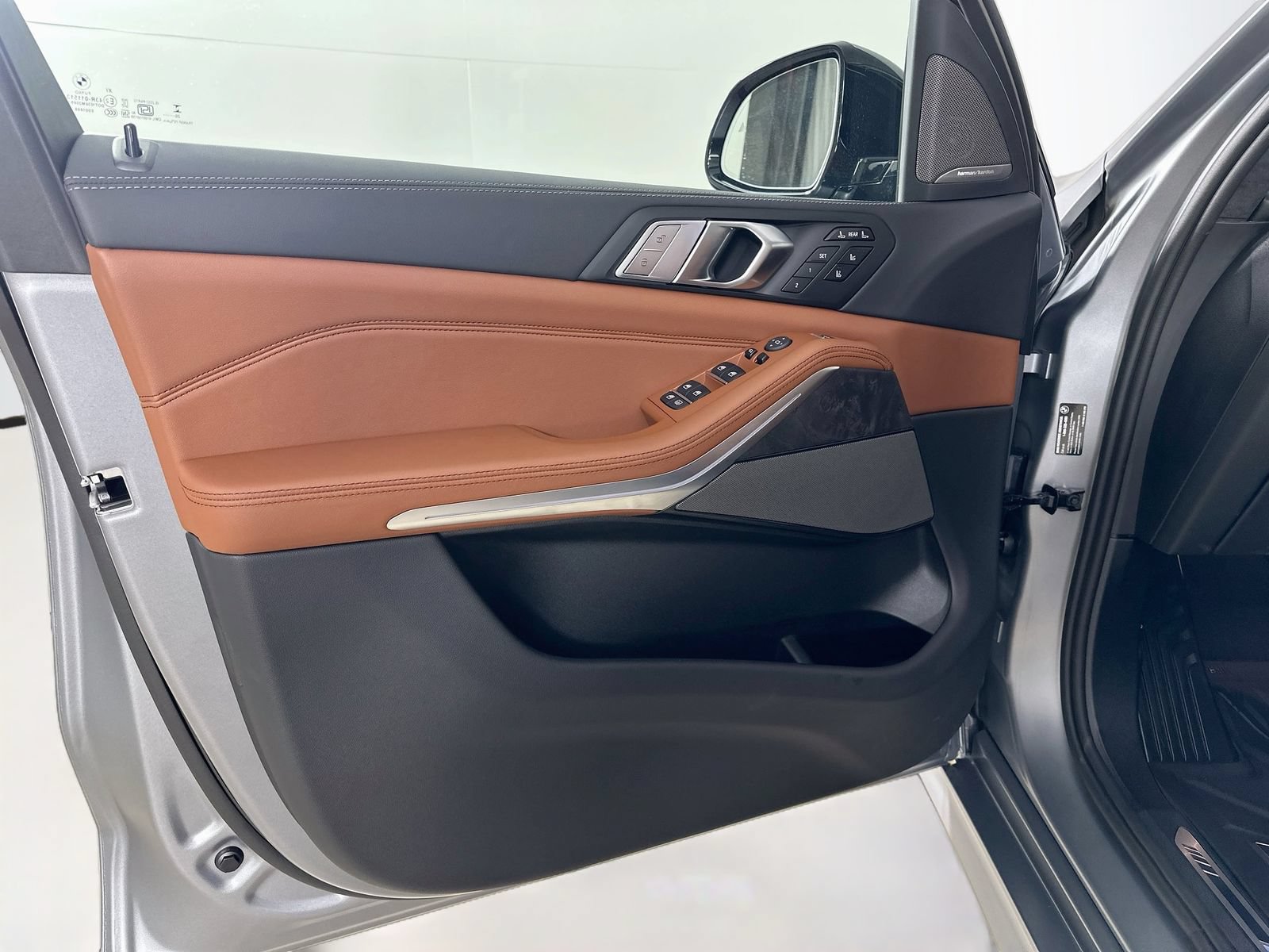 New 2027 BMW X7 xDrive40i w/ Executive Package AWD/4WD image 16