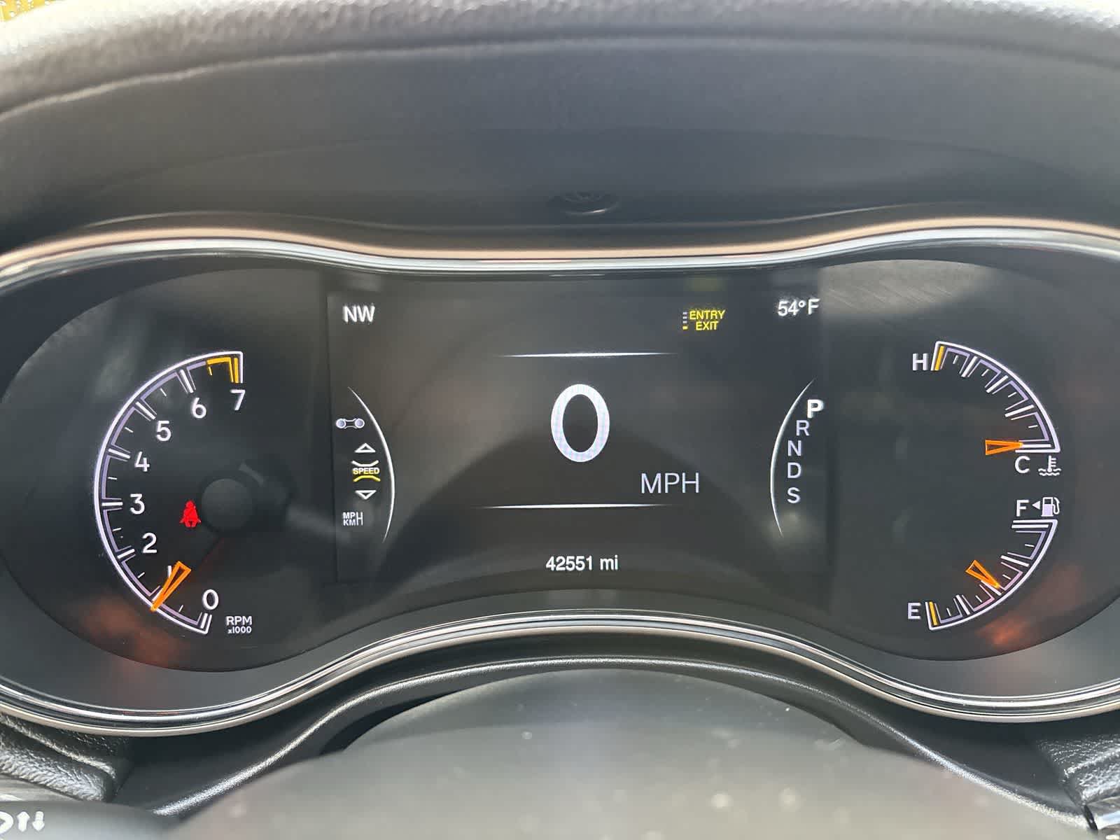 Used 2015 Jeep Grand Cherokee Overland w/ Advanced Technology Group AWD/4WD image 17