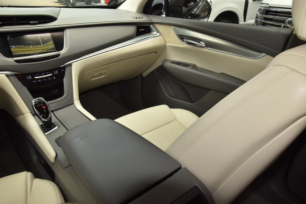 Used 2019 Cadillac XT5 Luxury FWD image 17