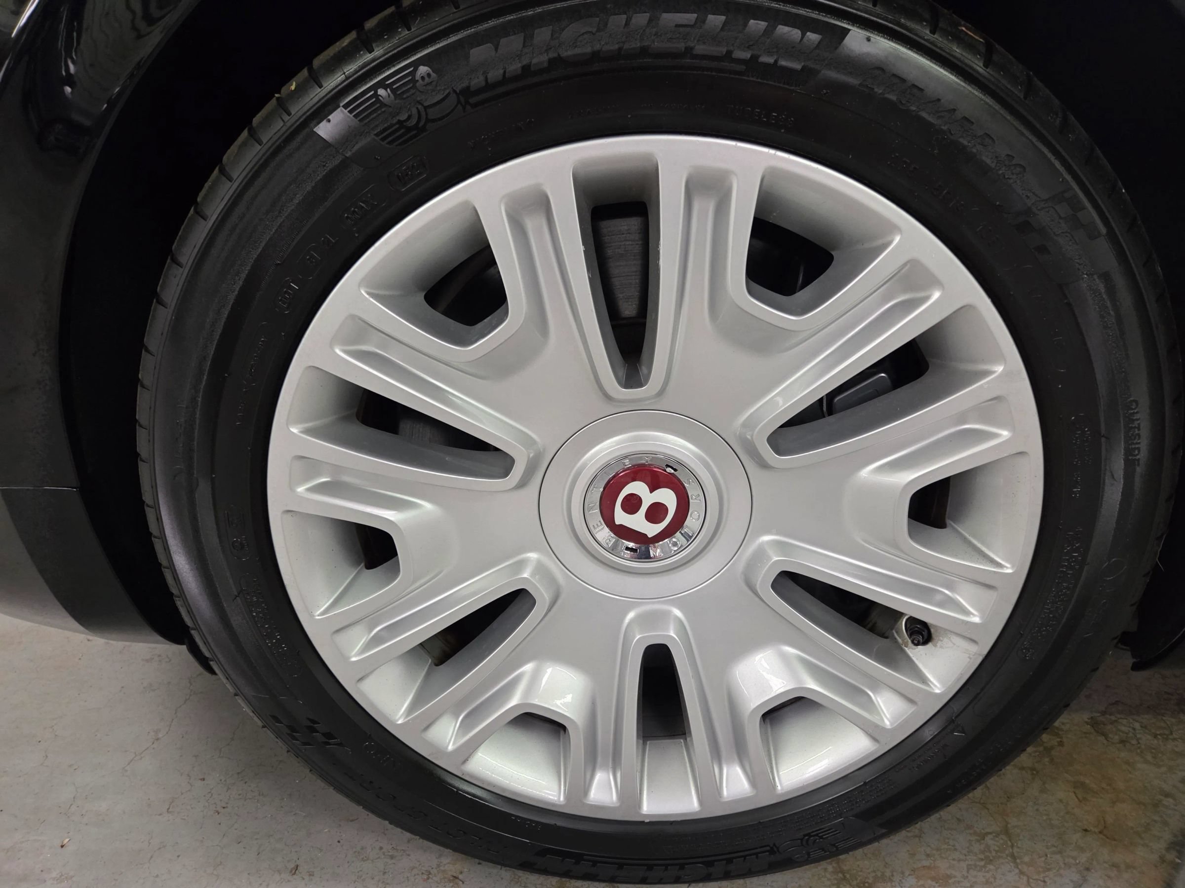 Used 2018 Bentley Flying Spur V8 AWD/4WD image 14