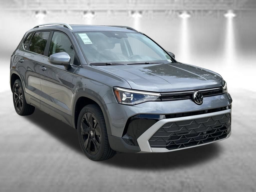 Certified 2026 Volkswagen Taos SE w/ Black Wheel Package FWD image 7