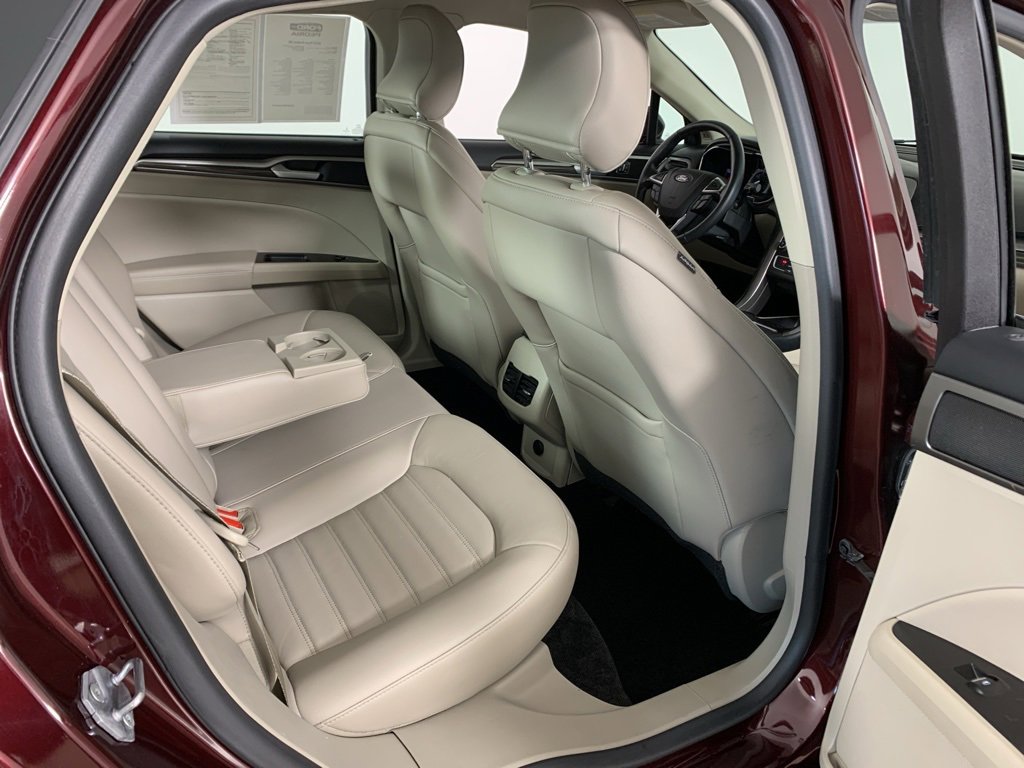 Used 2017 Ford Fusion SE w/ Fusion SE Technology Package image 35