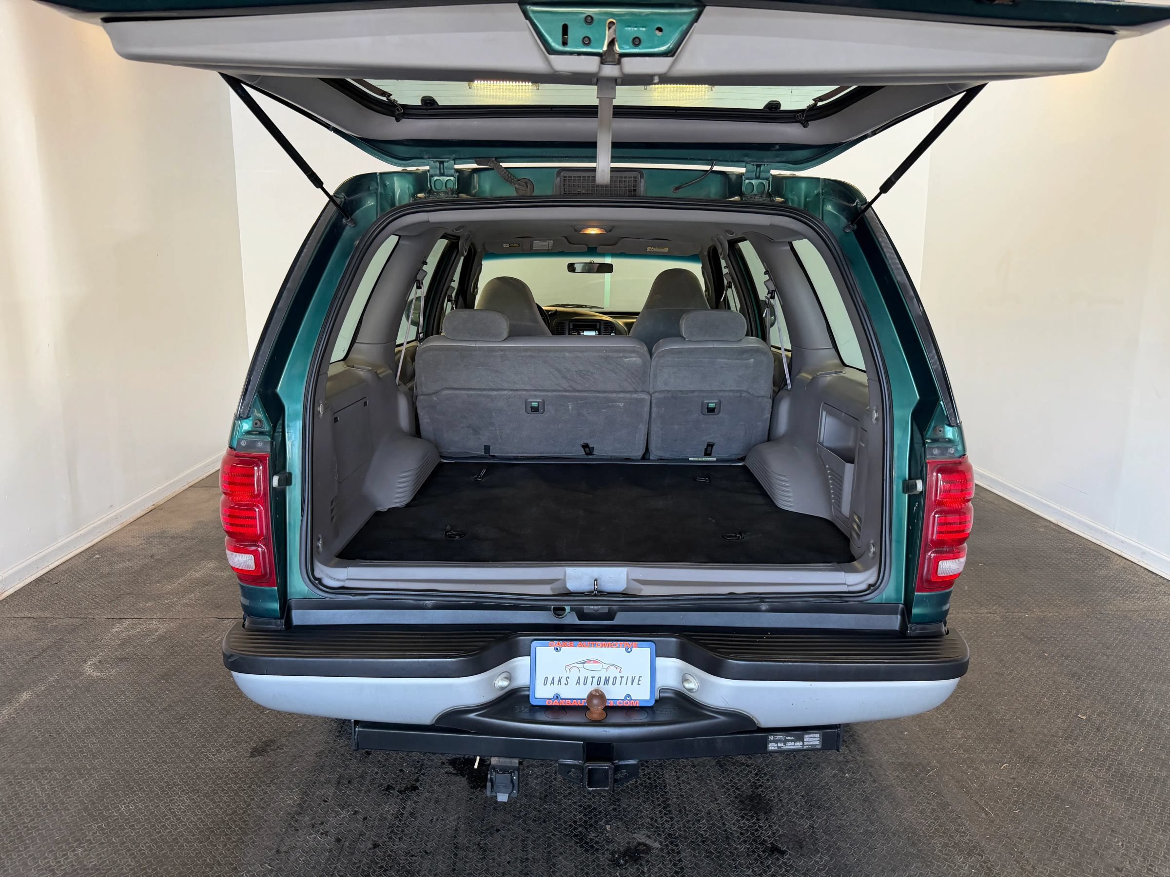 Used 2000 Ford Expedition XLT AWD/4WD image 31