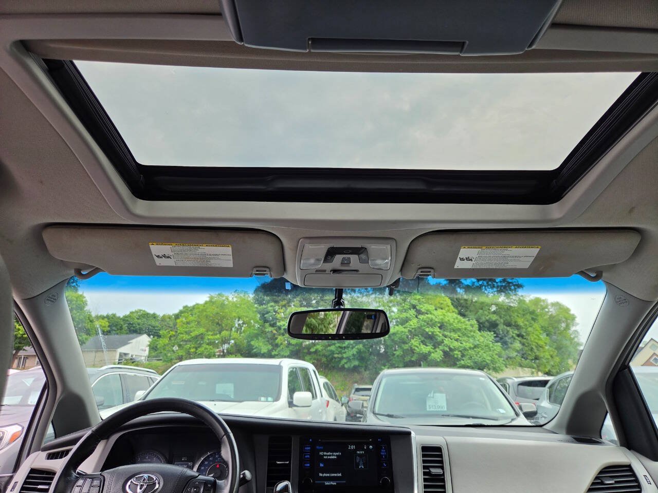 Used 2015 Toyota Sienna XLE FWD image 24