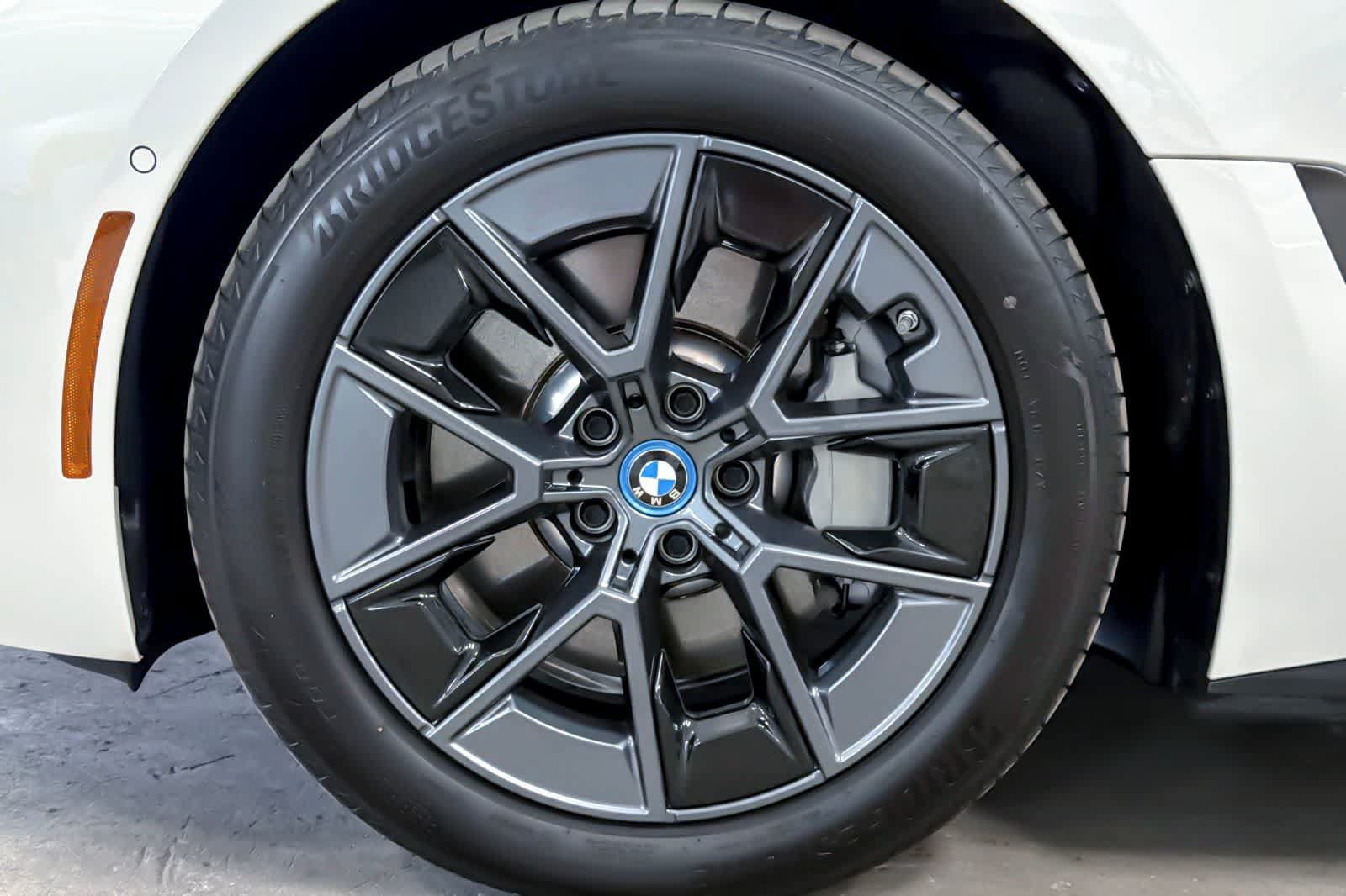 Used 2023 BMW i4 eDrive35 RWD image 26